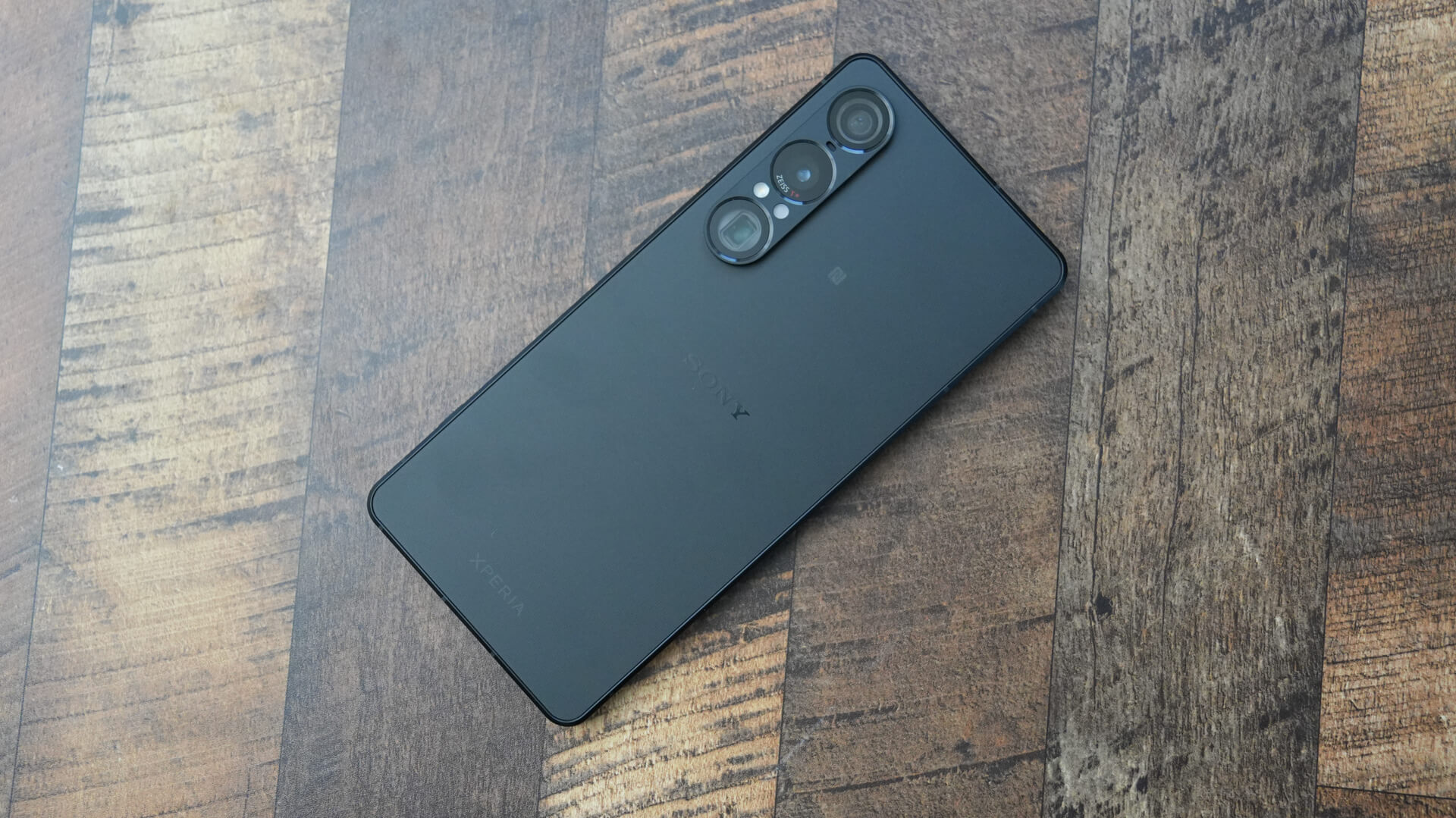 Xperia 1Ⅶでサポート期間拡張。けど販路縮小で機会損失に