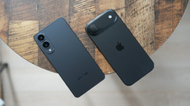 iPhone Air。結局カメラバンプ込みだと普通のスマホと厚み変わらず